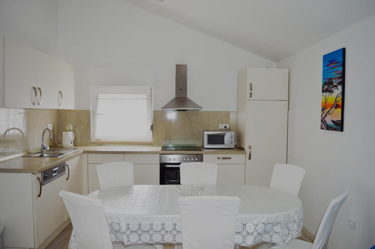 Apartments Vinka Podstrana Bilik gambar