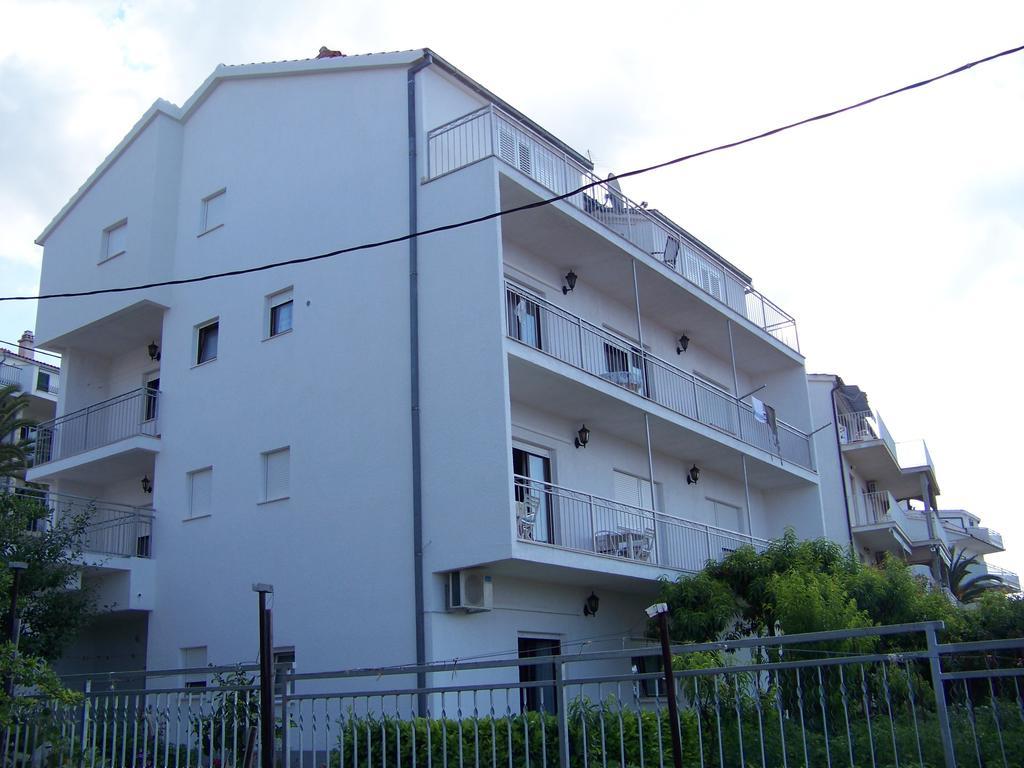 Apartments Vinka Podstrana Luaran gambar